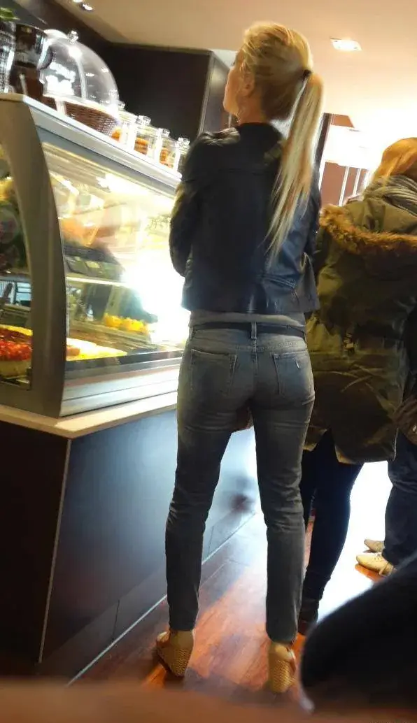 Gloria_Isela_Vixen